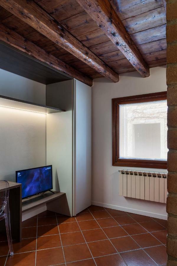 Antico Caminetto Alla Biennale Veneţia Exterior foto