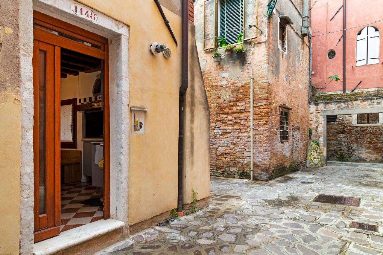 Antico Caminetto Alla Biennale Veneţia Exterior foto